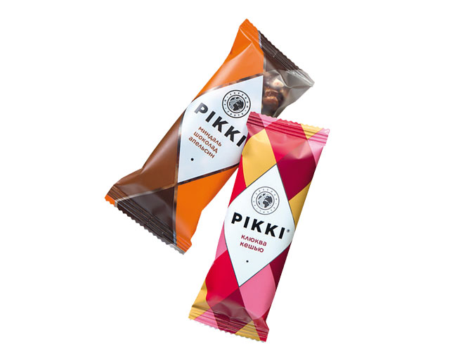 Батончик «Миндаль-шоколад-апельсин», Pikki, 79 руб.и батончик «Клюква-Кешью», Pikki, 79 руб.