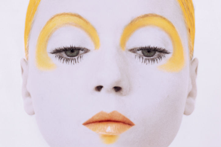 Dior выпустил книгу о макияже «Искусство цвета»