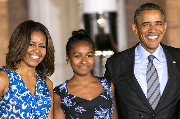Младшая дочь Барака Обамы работает кассиршей