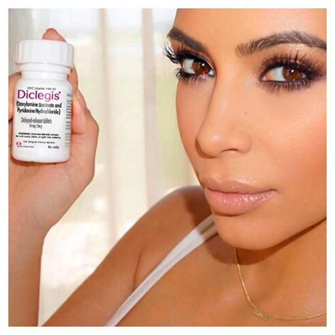 Ким Кардашьян рекламирует таблетки