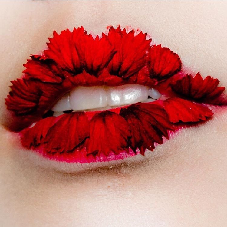губы с показа Jean Paul Gaultier