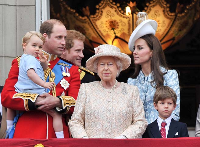 Принц Уильям, принц Джордж, принц Гарри, Елизавета II, Кейт Миддлтон