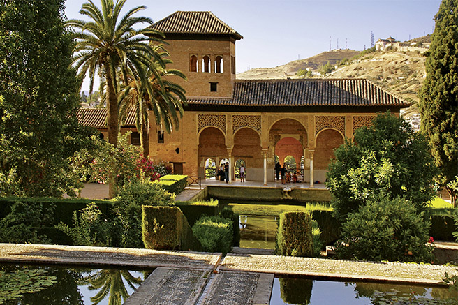 Дворец Альгамбра – еще одна «визитная карточка» Гранады